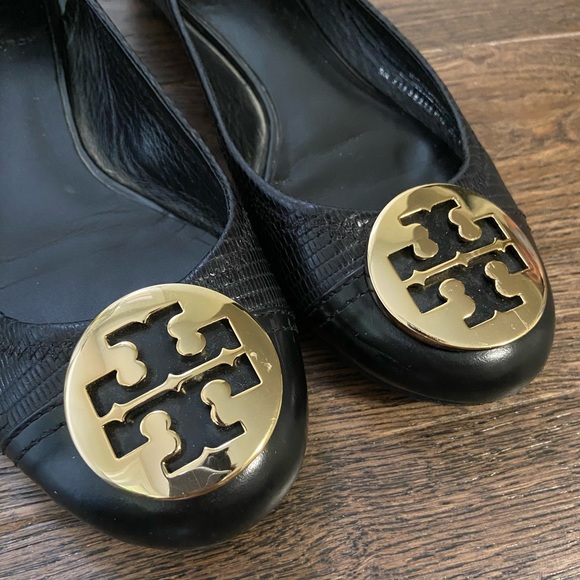Tory Burch: black leather, gold hardware, size 7.5 - Picture 3 of 3